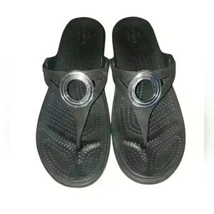 Crocs Sanrah Beveled Circle Wedge Sandal